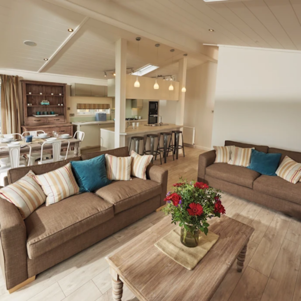 Haven Signature Diamond-Lakeside Lodge for 6 On Easter Weekend + £500 - Image 5